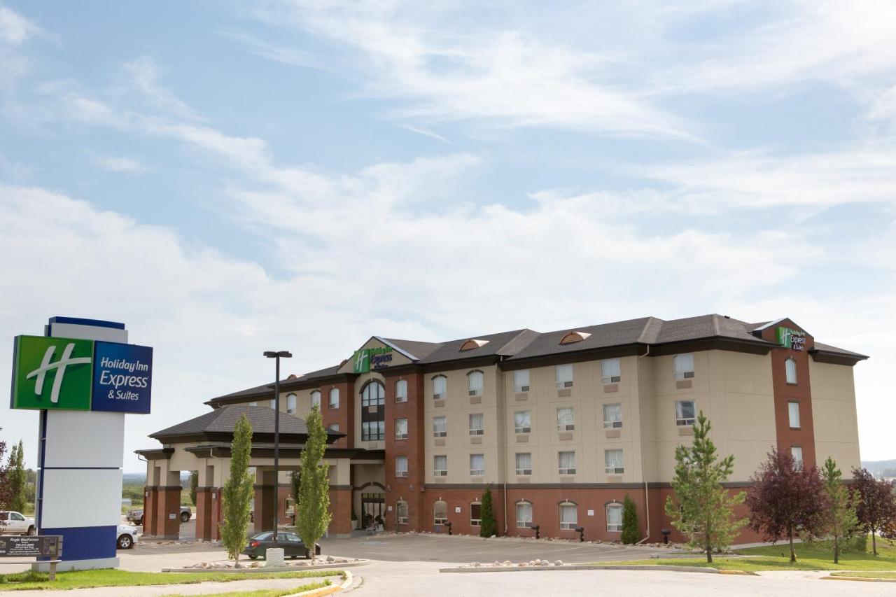 Holiday Inn Express & Suites Drayton Valley By Ihg Exterior foto