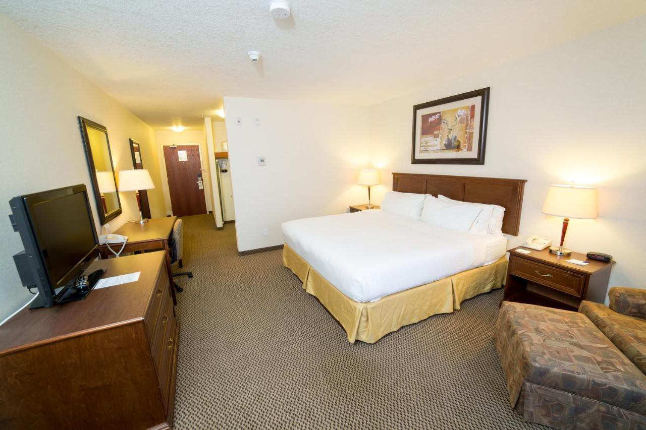 Holiday Inn Express & Suites Drayton Valley By Ihg Exterior foto