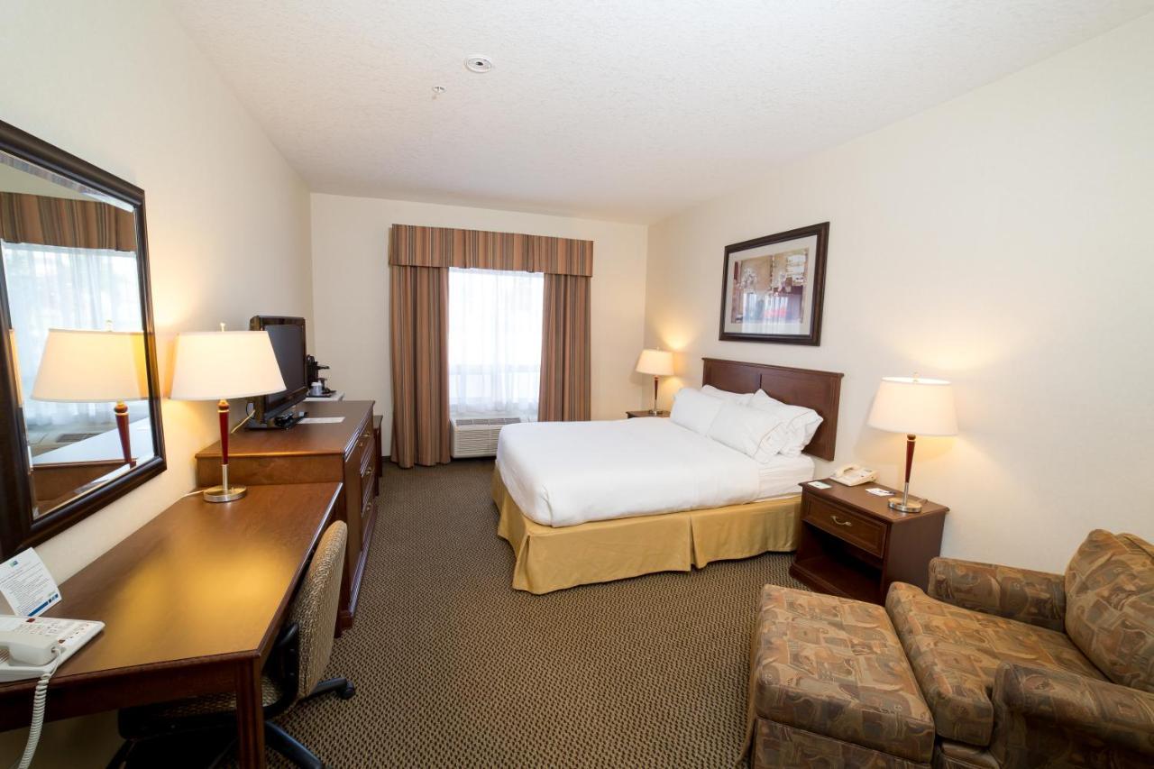 Holiday Inn Express & Suites Drayton Valley By Ihg Exterior foto
