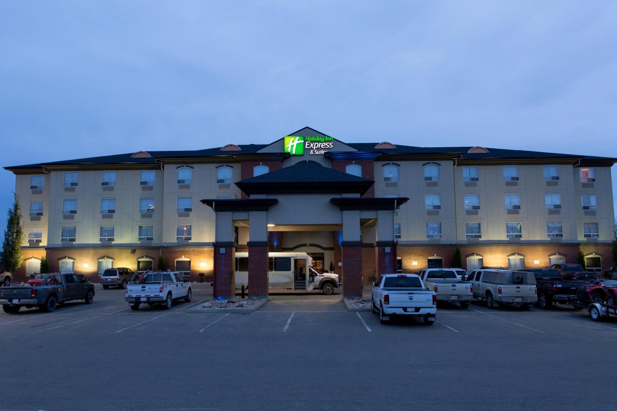 Holiday Inn Express & Suites Drayton Valley By Ihg Exterior foto