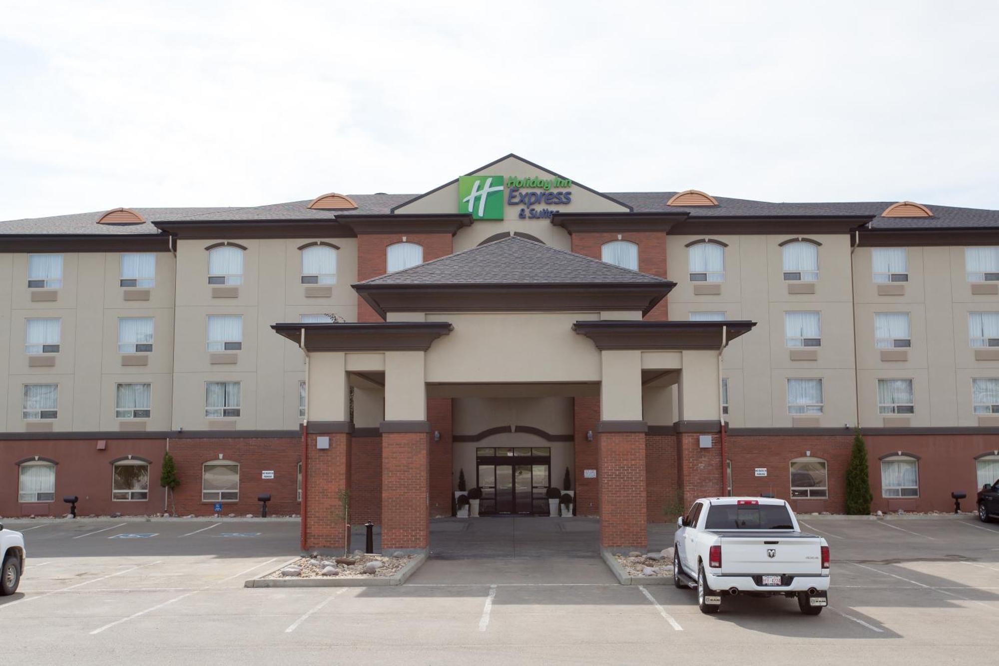 Holiday Inn Express & Suites Drayton Valley By Ihg Exterior foto