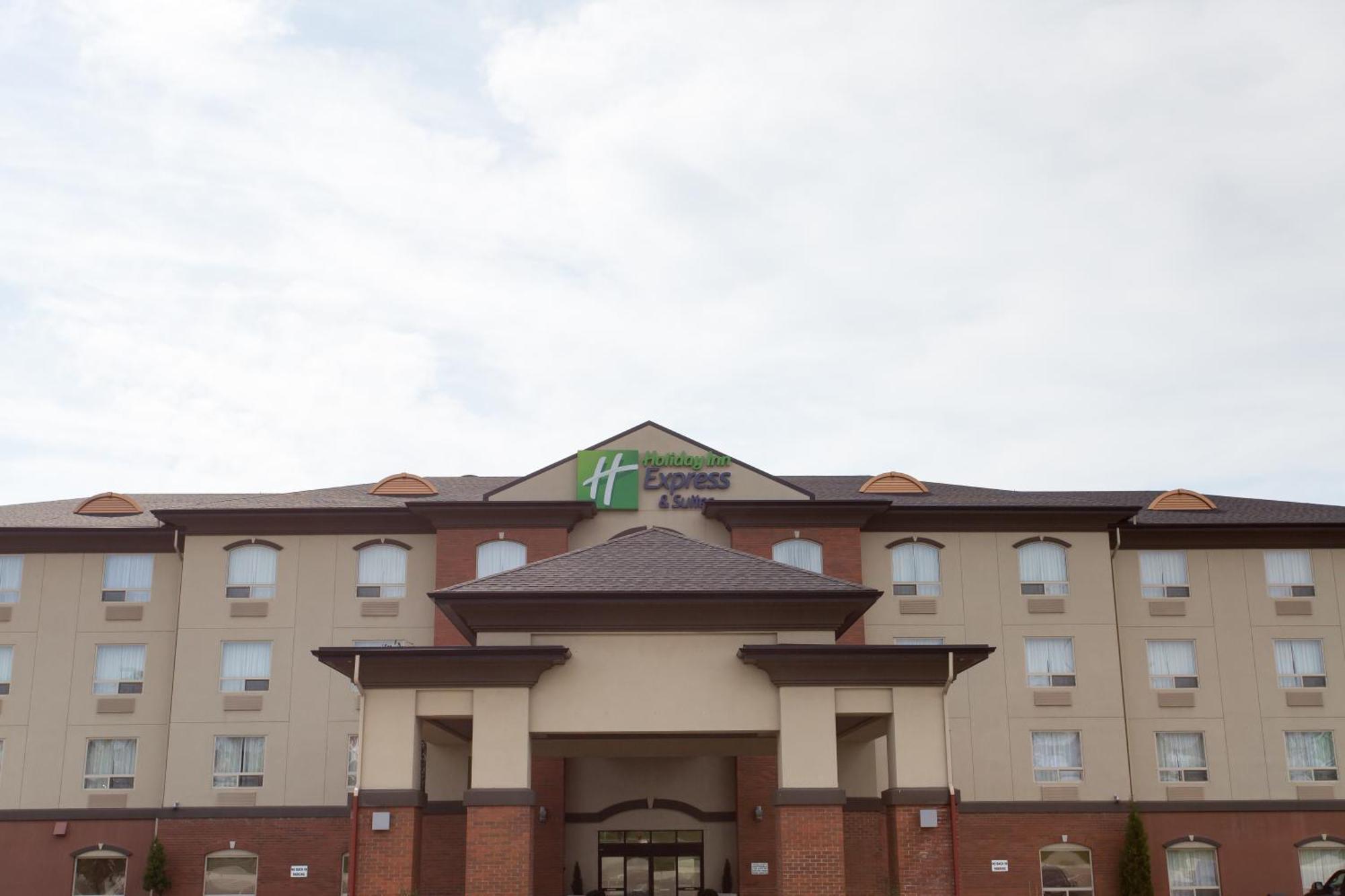 Holiday Inn Express & Suites Drayton Valley By Ihg Exterior foto