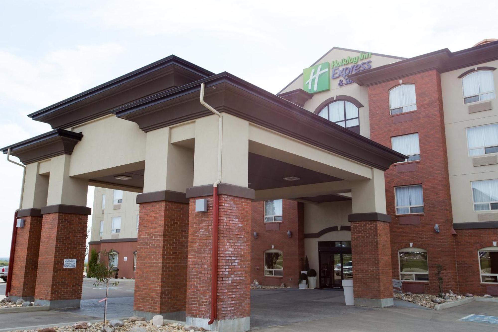 Holiday Inn Express & Suites Drayton Valley By Ihg Exterior foto